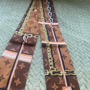 LV Monogram Confidential bandeau